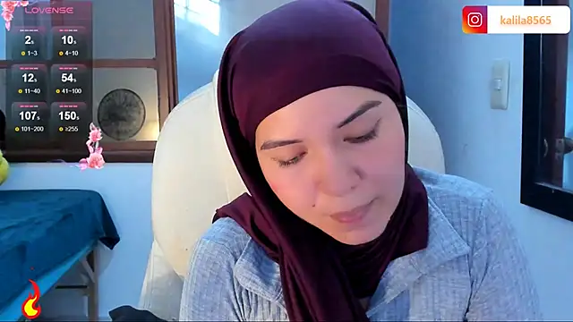 MatchedEyebrow online show from October 22, 2025, 9:03 pm