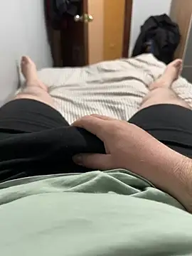 Snapshot of S2kicibey06 chatting on February 23, 2025, 4:46 pm S2kicibey06 online show from February 23, 2025, 4:46 pm