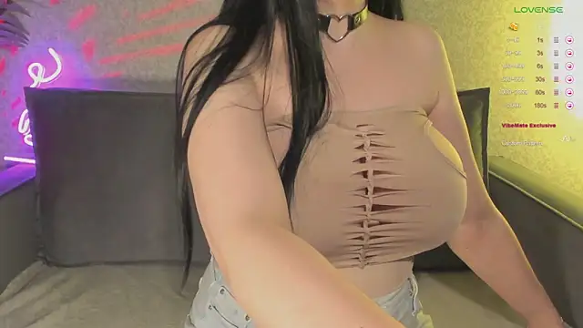 Snapshot of ReinaKousaka chatting on February 2, 2026, 3:33 pm ReinaKousaka online show from February 2, 2026, 3:33 pm