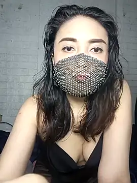  Shimmerlyn  online show from December 23, 2025, 6:44 am