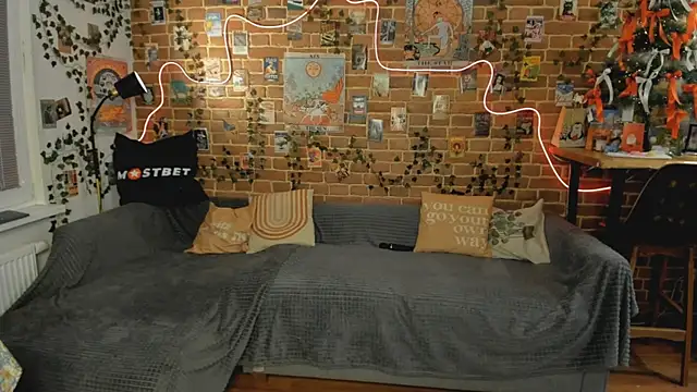 yamy yamy yamy online show from January 7, 2025, 1:35 pm