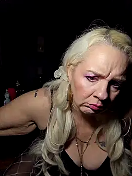 Snapshot of ladonnastarr chatting on February 10, 2025, 5:58 am ladonnastarr online show from February 10, 2025, 5:58 am