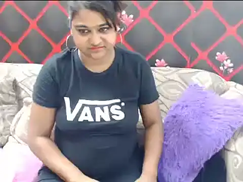 indian glitter online show from March 5, 2025, 6:01 pm