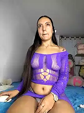Snapshot of amycute_ chatting on February 2, 2025, 11:11 pm amycute online show from February 2, 2025, 11:11 pm