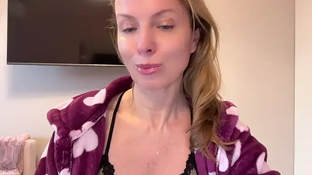 RachellAmazing online show from March 4, 2025, 4:20 pm