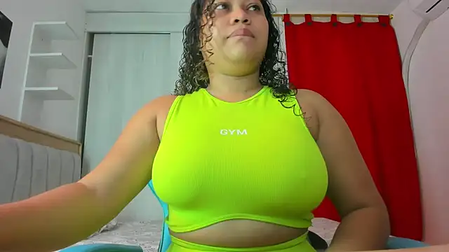 Lunastar02 online show from January 15, 2026, 3:27 pm