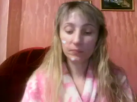 Snapshot of Biddy_Alana chatting on December 10, 2024, 1:55 pm Biddy Alana online show from December 10, 2024, 1:55 pm