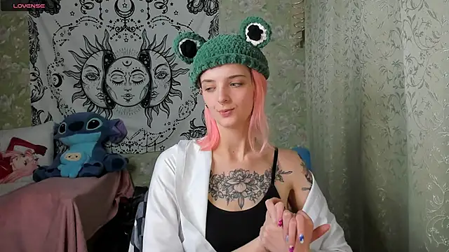 Cutie Adelia online show from December 19, 2024, 12:12 pm