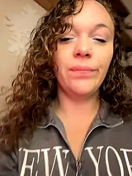 AuroraSummers online show from December 19, 2025, 4:03 pm