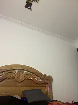 bellaa-w online show from October 28, 2025, 1:03 pm