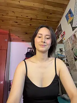 bellaa-w online show from March 29, 2026, 10:32 pm