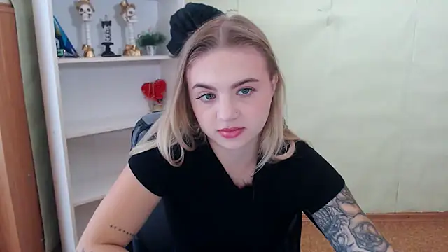 CrazyGloria online show from September 19, 2025, 5:31 am