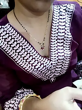 Snapshot of Diya_143 chatting on October 23, 2025, 1:54 pm Diya 143 online show from October 23, 2025, 1:54 pm