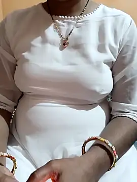 Snapshot of Diya_143 chatting on October 24, 2025, 4:42 am Diya 143 online show from October 24, 2025, 4:42 am