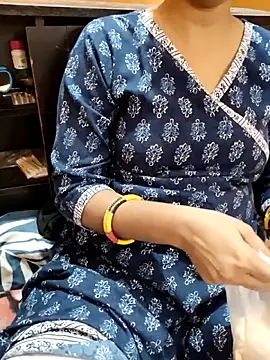 Snapshot of Diya_143 chatting on October 29, 2025, 7:43 am Diya 143 online show from October 29, 2025, 7:43 am