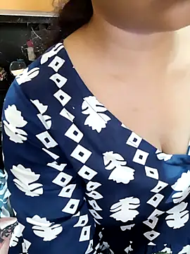 Snapshot of Diya_143 chatting on October 31, 2025, 8:48 am Diya 143 online show from October 31, 2025, 8:48 am