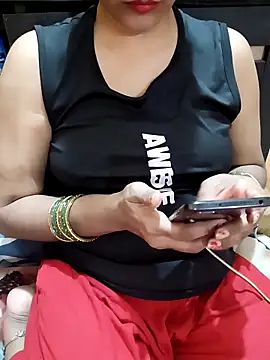 Snapshot of Diya_143 chatting on November 4, 2025, 7:46 pm Diya 143 online show from November 4, 2025, 7:46 pm