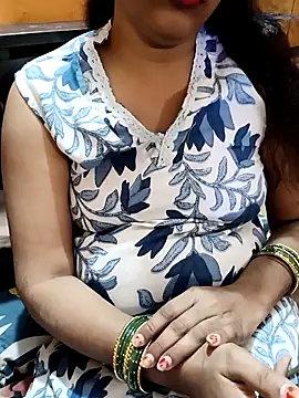 Snapshot of Diya_143 chatting on November 5, 2025, 8:25 am Diya 143 online show from November 5, 2025, 8:25 am