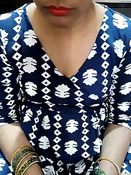 Snapshot of Diya_143 chatting on November 8, 2025, 7:52 am Diya 143 online show from November 8, 2025, 7:52 am