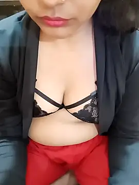 Snapshot of Diya_143 chatting on November 8, 2025, 7:56 pm Diya 143 online show from November 8, 2025, 7:56 pm