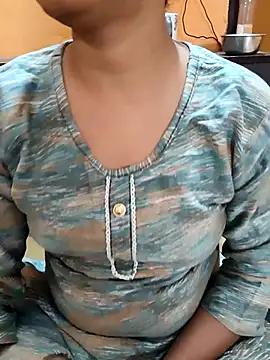 Snapshot of Diya_143 chatting on November 11, 2025, 8:25 am Diya 143 online show from November 11, 2025, 8:25 am