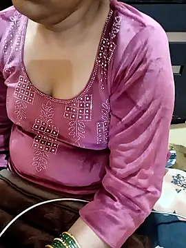 Snapshot of Diya_143 chatting on November 13, 2025, 8:08 pm Diya 143 online show from November 13, 2025, 8:08 pm