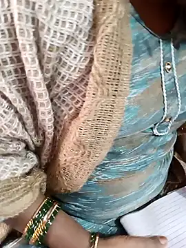 Snapshot of Diya_143 chatting on November 15, 2025, 5:16 am Diya 143 online show from November 15, 2025, 5:16 am