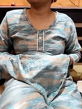 Snapshot of Diya_143 chatting on November 15, 2025, 6:26 pm Diya 143 online show from November 15, 2025, 6:26 pm