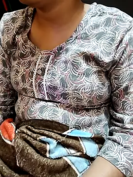 Snapshot of Diya_143 chatting on November 20, 2025, 8:25 am Diya 143 online show from November 20, 2025, 8:25 am