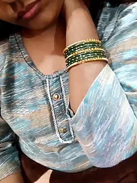 Snapshot of Diya_143 chatting on November 24, 2025, 7:57 pm Diya 143 online show from November 24, 2025, 7:57 pm