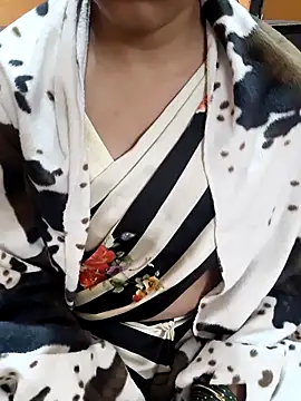 Snapshot of Diya_143 chatting on November 28, 2025, 7:33 am Diya 143 online show from November 28, 2025, 7:33 am