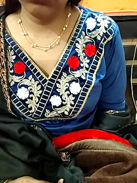 Snapshot of Diya_143 chatting on January 16, 2026, 7:45 am Diya 143 online show from January 16, 2026, 7:45 am