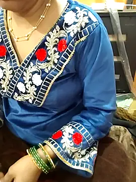 Snapshot of Diya_143 chatting on January 16, 2026, 8:02 pm Diya 143 online show from January 16, 2026, 8:02 pm