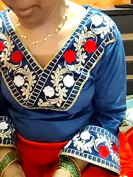 Snapshot of Diya_143 chatting on January 17, 2026, 8:19 am Diya 143 online show from January 17, 2026, 8:19 am