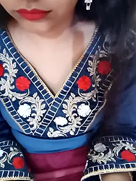 Snapshot of Diya_143 chatting on February 3, 2026, 6:40 am Diya 143 online show from February 3, 2026, 6:40 am