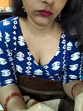 Snapshot of Diya_143 chatting on February 5, 2026, 8:08 am Diya 143 online show from February 5, 2026, 8:08 am