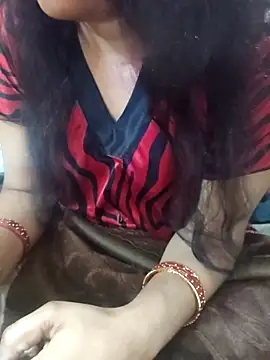 Snapshot of Diya_143 chatting on February 5, 2026, 8:13 pm Diya 143 online show from February 5, 2026, 8:13 pm