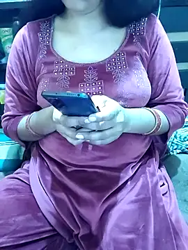 Snapshot of Diya_143 chatting on February 7, 2026, 3:49 pm Diya 143 online show from February 7, 2026, 3:49 pm