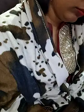 Snapshot of Diya_143 chatting on February 8, 2026, 3:54 am Diya 143 online show from February 8, 2026, 3:54 am