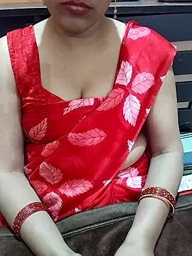 Snapshot of Diya_143 chatting on February 10, 2026, 9:02 am Diya 143 online show from February 10, 2026, 9:02 am