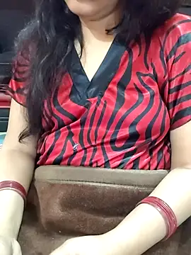 Snapshot of Diya_143 chatting on February 18, 2026, 7:43 pm Diya 143 online show from February 18, 2026, 7:43 pm