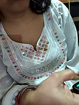 Snapshot of Diya_143 chatting on February 20, 2026, 6:30 pm Diya 143 online show from February 20, 2026, 6:30 pm