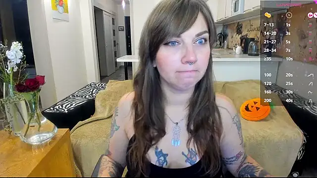 StacyTigerr online show from October 29, 2025, 3:47 pm