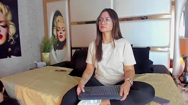 Snapshot of celestestars chatting on November 19, 2025, 9:26 pm celestestars online show from November 19, 2025, 9:26 pm