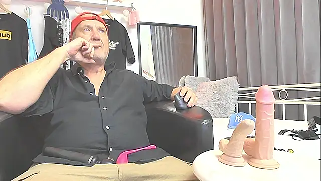 Snapshot of openminddaddy chatting on January 3, 2025, 11:55 pm openminddaddy online show from January 3, 2025, 11:55 pm