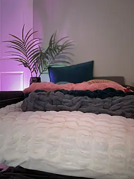 Snapshot of Fiona_Kent_ chatting on December 24, 2024, 1:27 am Fiona Kent online show from December 24, 2024, 1:27 am