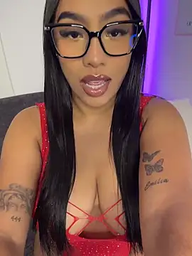 Sara mocca  online show from April 1, 2026, 8:50 pm