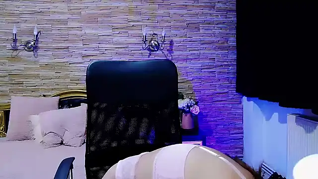 PlayfulElla online show from January 28, 2025, 9:41 am