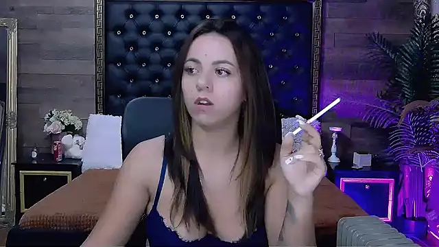 PlayfulElla online show from October 6, 2025, 4:43 am