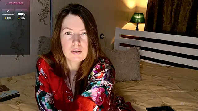 Snapshot of Kira_land chatting on June 1, 2026, 9:16 pm Kira land online show from June 1, 2026, 9:16 pm